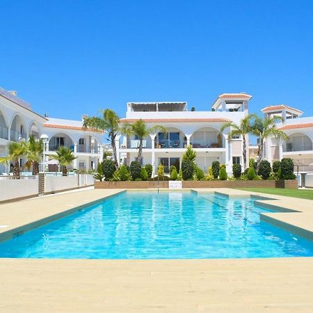 רוחאלס New Build Apartment On Beautiful Modern Complex מראה חיצוני תמונה
