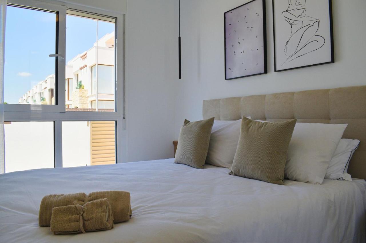 רוחאלס New Build Apartment On Beautiful Modern Complex מראה חיצוני תמונה