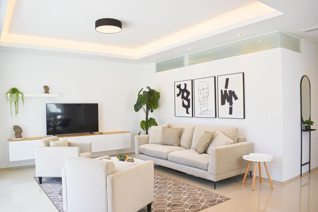 רוחאלס New Build Apartment On Beautiful Modern Complex מראה חיצוני תמונה
