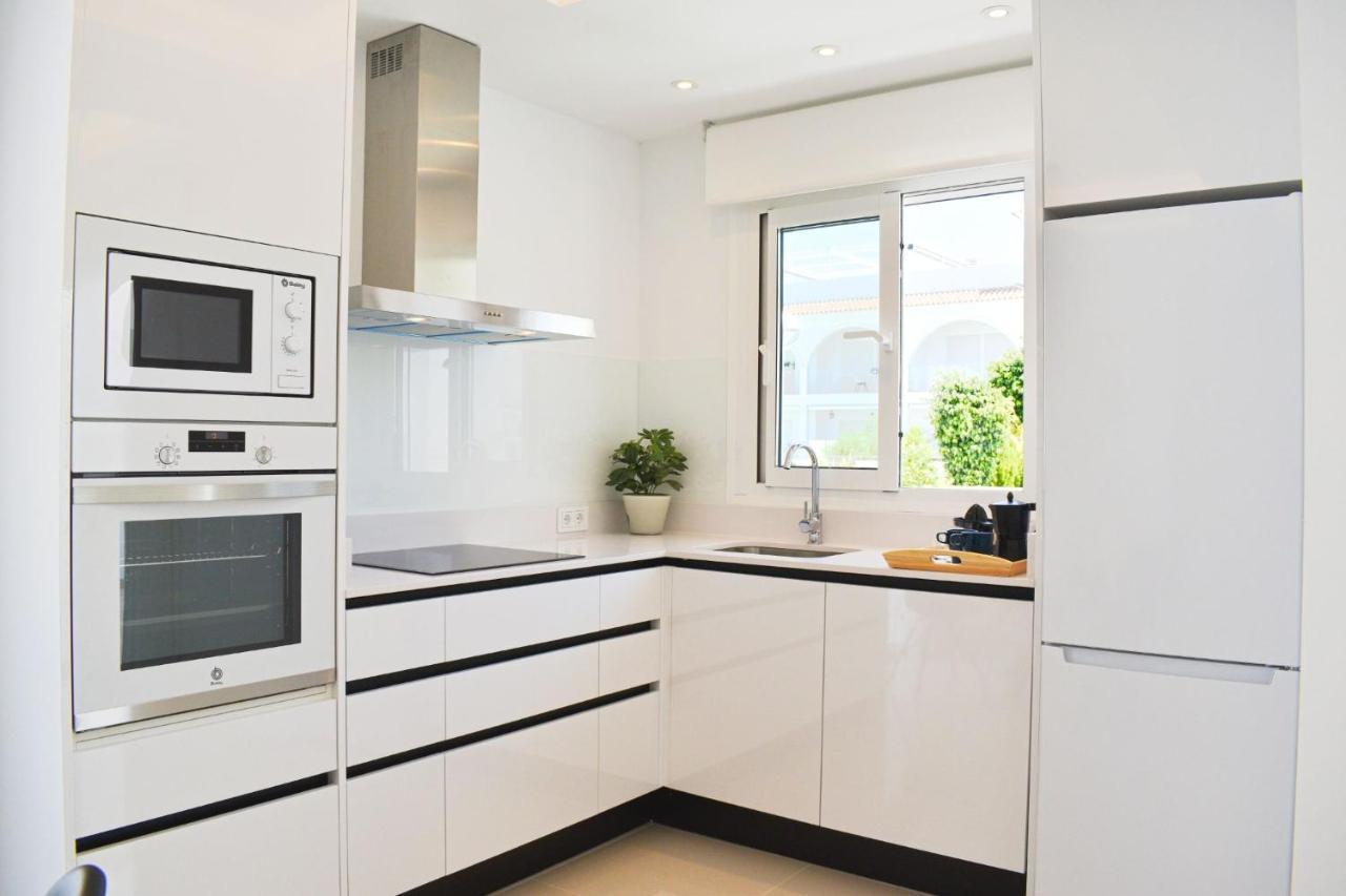 רוחאלס New Build Apartment On Beautiful Modern Complex מראה חיצוני תמונה