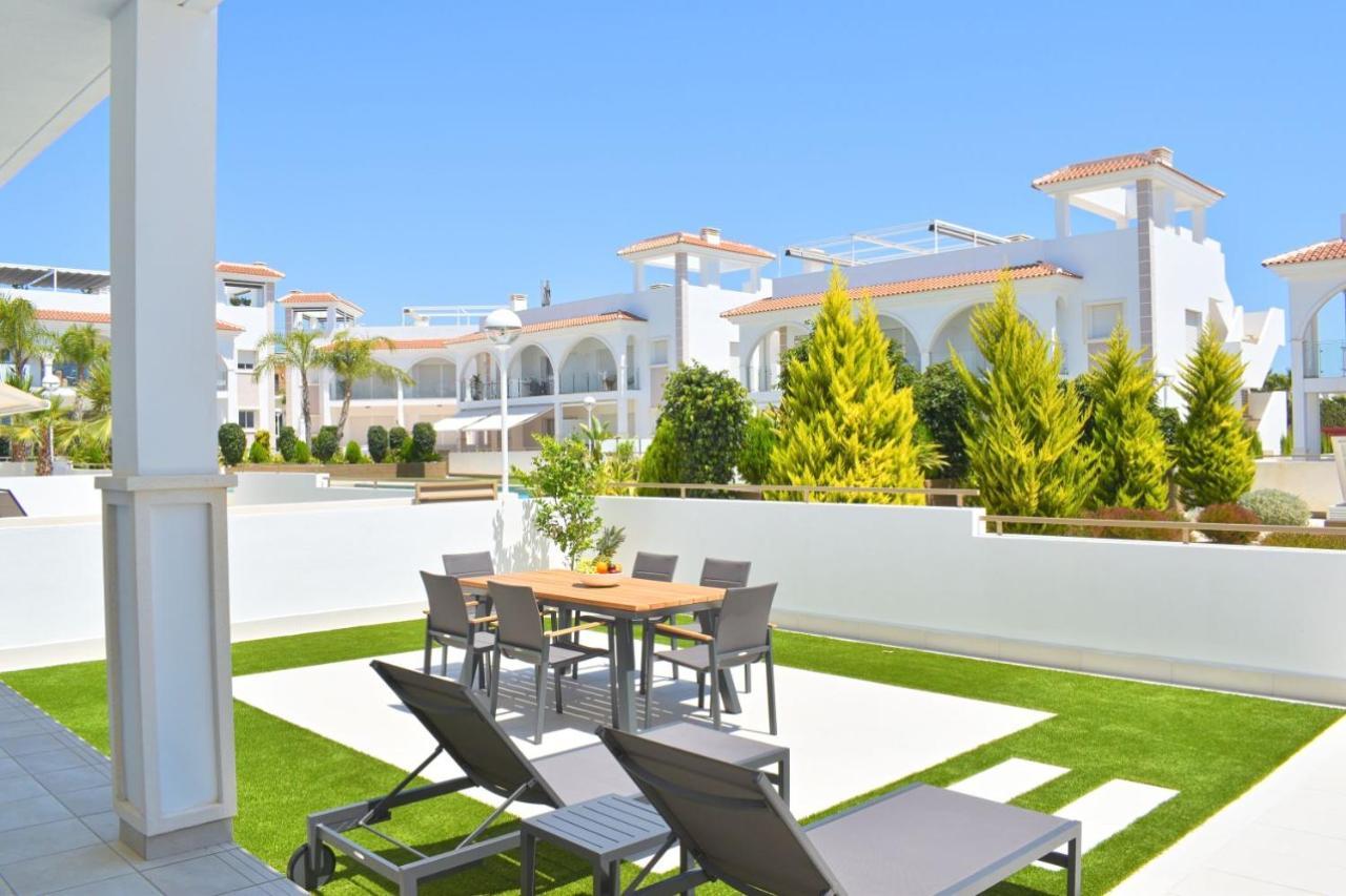 רוחאלס New Build Apartment On Beautiful Modern Complex מראה חיצוני תמונה