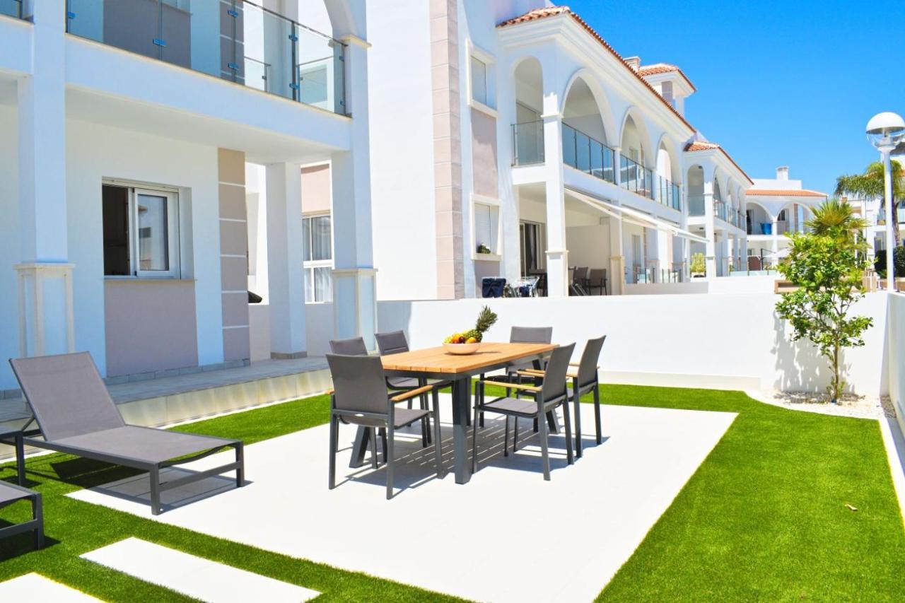 רוחאלס New Build Apartment On Beautiful Modern Complex מראה חיצוני תמונה