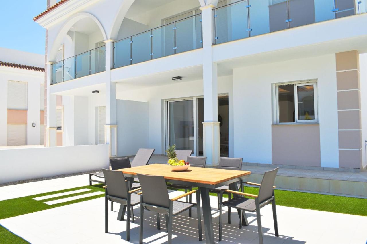 רוחאלס New Build Apartment On Beautiful Modern Complex מראה חיצוני תמונה